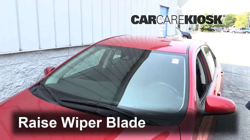 2018 Toyota Corolla LE 1.8L 4 Cyl. Windshield Wiper Blade (Front) Replace Wiper Blades